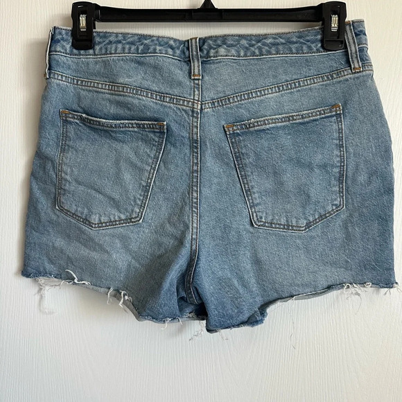 Universal Thread Blue Jean Shorts with Frayed Hem - Picture 4 of 4